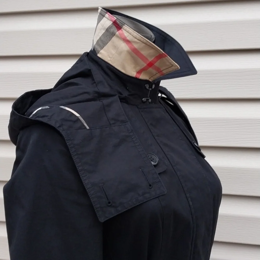 Burberry Black Trench Coat with Check Lining - Picture 5 of 14